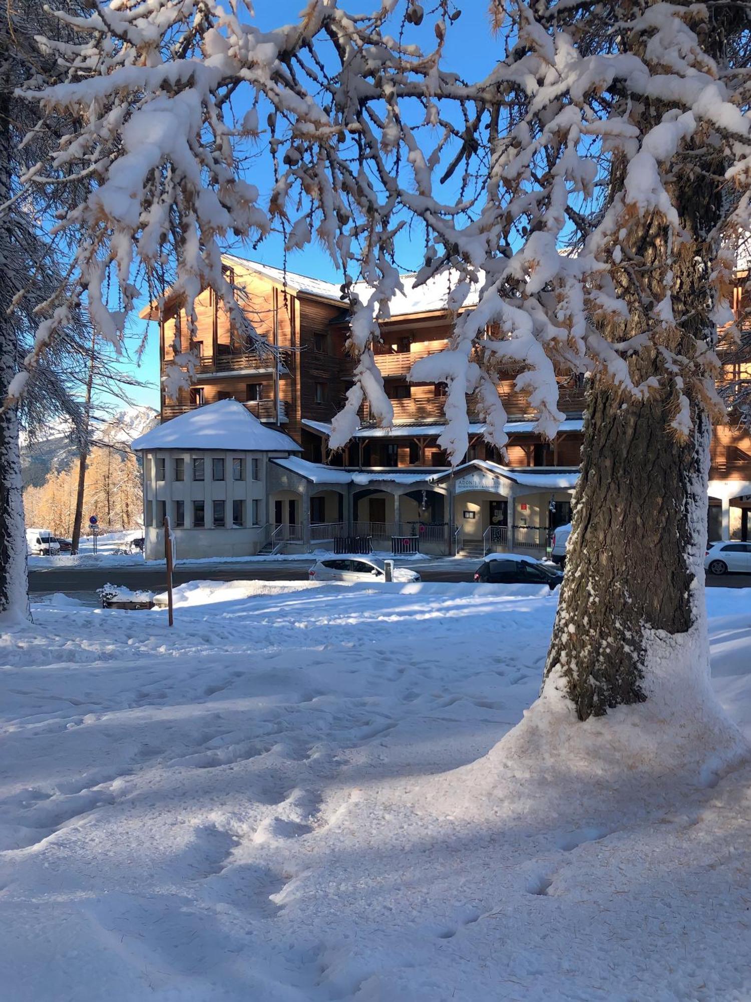 Adonis Valberg Exterior foto